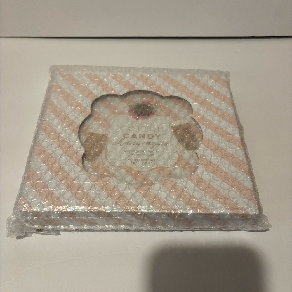 BN Beauty Bakerie Cotton Camdy Champagne Blushligher Palette